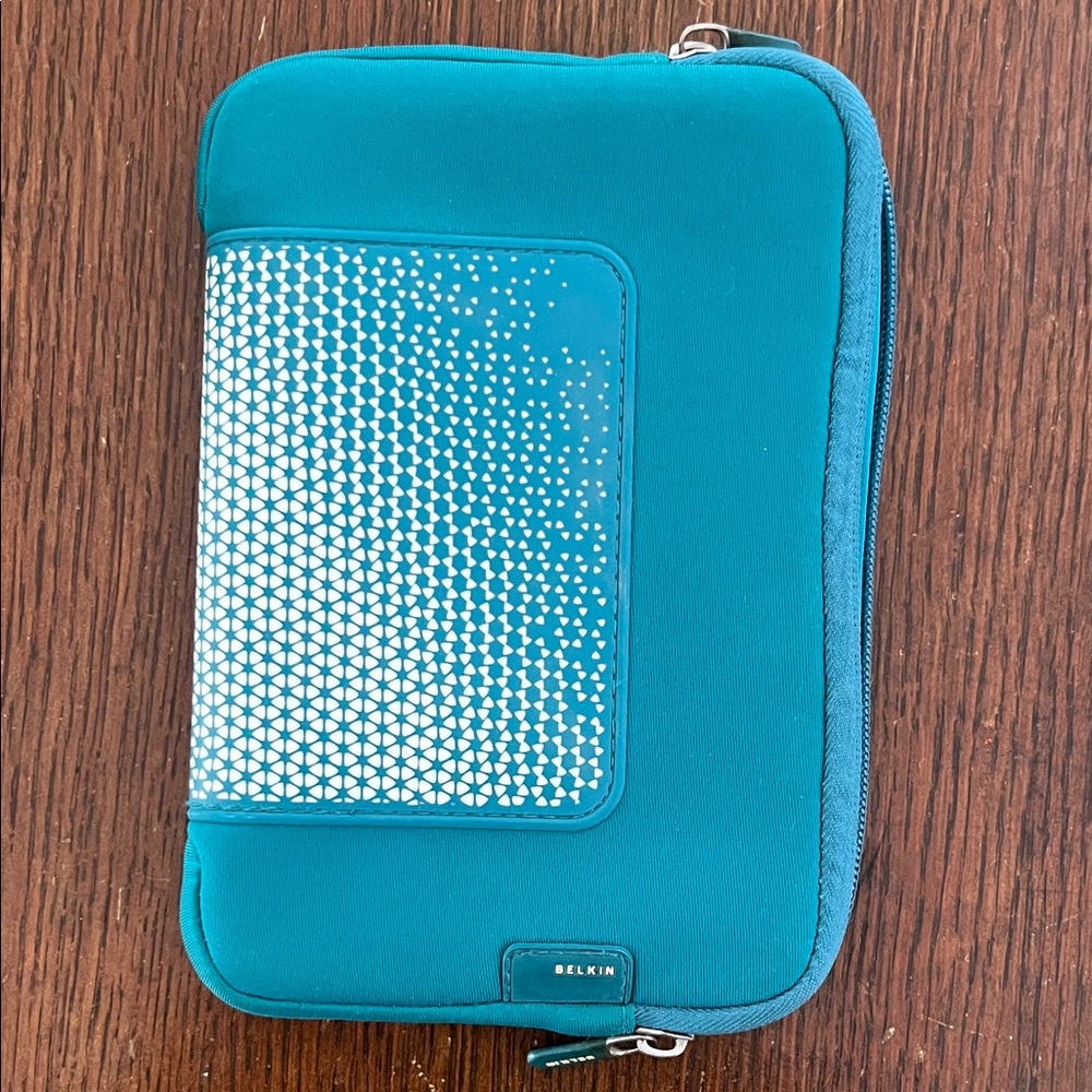 Belkin Blue Tablet Sleeve iPad Kindle Kobo Case Protective Zip Pouch